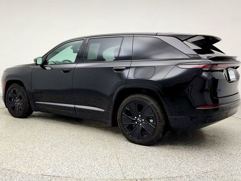 Used 2024 Jeep Wagoneer Launch Edition image 7