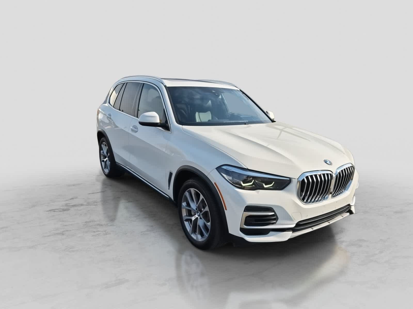 Used 2022 BMW X5 xDrive40i AWD/4WD image 2