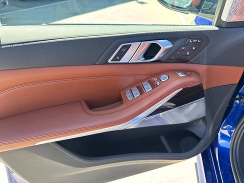 Used 2025 BMW X7 M60i image 16