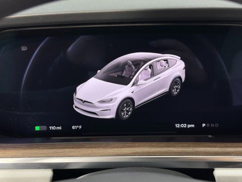 Used 2022 Tesla Model X image 17