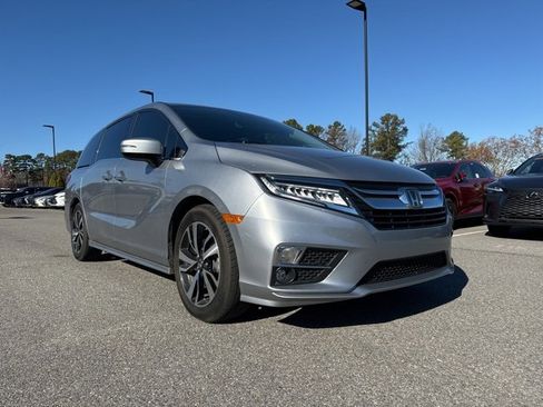 Used 2019 Honda Odyssey Elite image 2