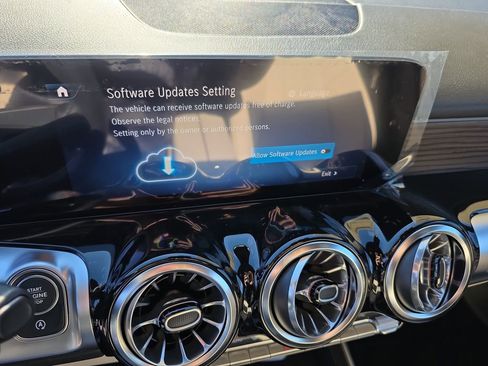 New 2026 Mercedes-Benz GLB 250 4MATIC image 15