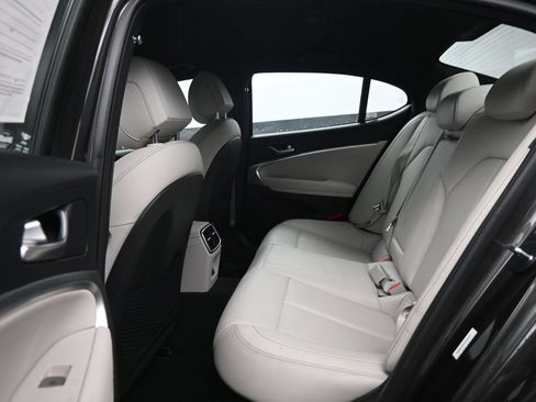 Used 2025 Genesis G70 2.5T AWD/4WD image 27