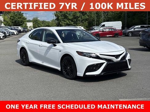 Used 2023 Toyota Camry SE FWD image 1