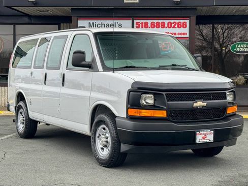 Used 2017 Chevrolet Express 2500 image 1