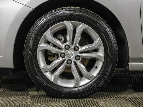 Used 2019 Chevrolet Cruze LT image 20