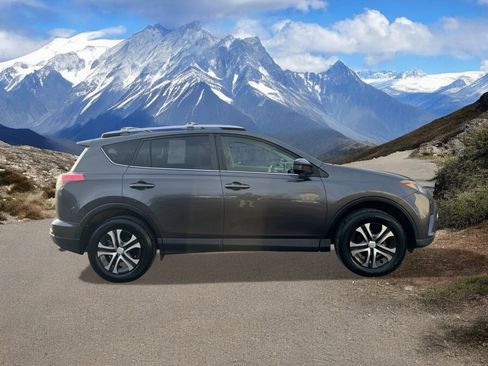 Used 2016 Toyota RAV4 LE image 6