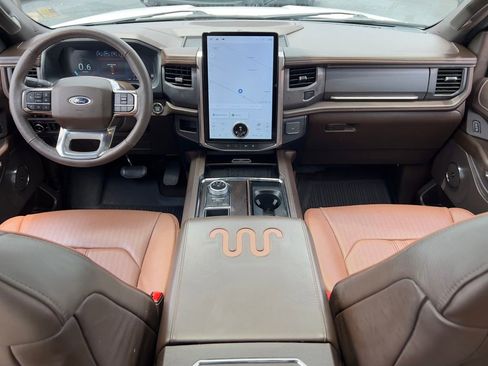 Used 2024 Ford Expedition King Ranch RWD image 15