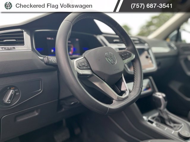 Used 2022 Volkswagen Tiguan SE w/ Panoramic Sunroof Package AWD/4WD image 19