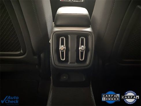 Used 2025 Volvo XC40 B5 Core image 62