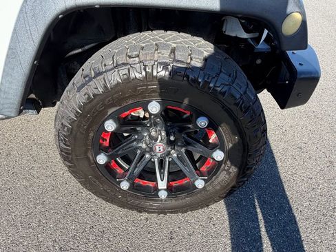 Certified 2016 Jeep Wrangler Unlimited Rubicon image 14