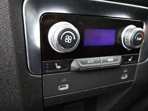 Used 2022 GMC Yukon SLT w/ SLT Premium Package AWD/4WD image 31