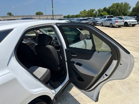 Used 2024 Chevrolet Equinox LT FWD image 14