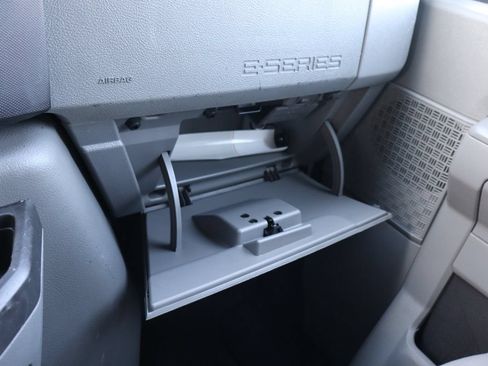 Used 2014 Ford E-250 and Econoline 250 w/ Power Group RWD image 33