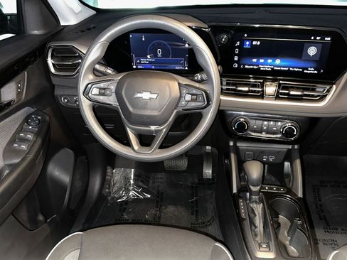 Used 2025 Chevrolet TrailBlazer LT image 32