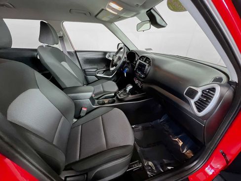 Used 2023 Kia Soul LX image 26