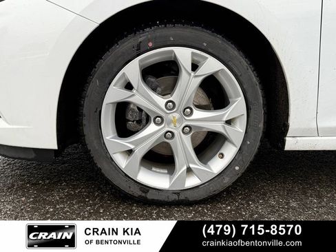Used 2017 Chevrolet Cruze Premier w/ Enhanced Convenience Package FWD image 33