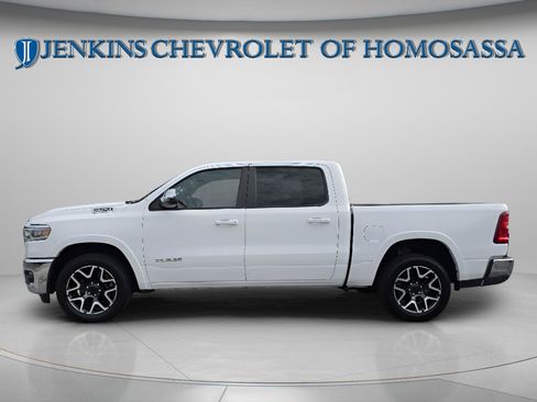Used 2025 RAM 1500 Laramie AWD/4WD image 9