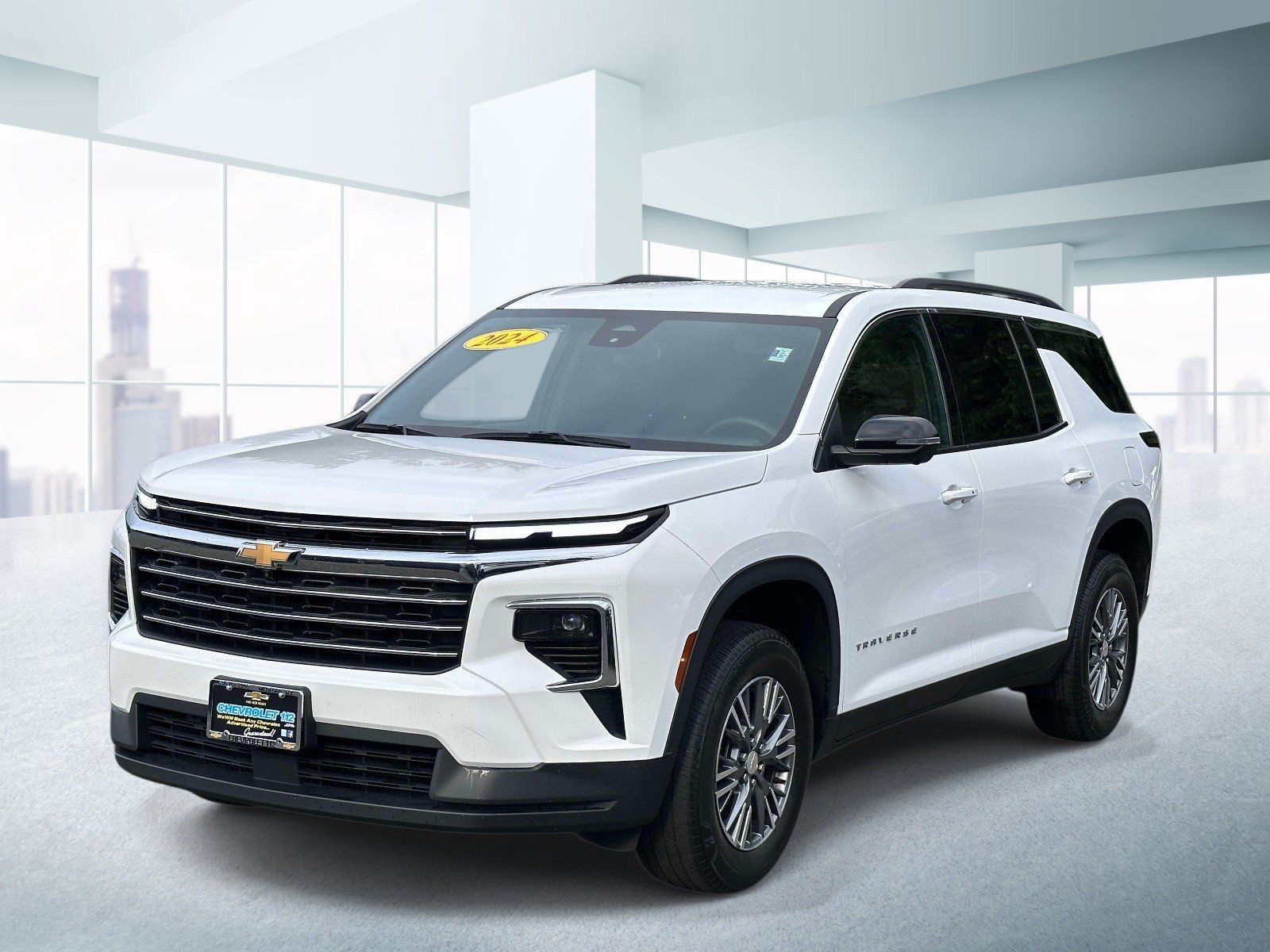 Used 2024 Chevrolet Traverse LT FWD image 1