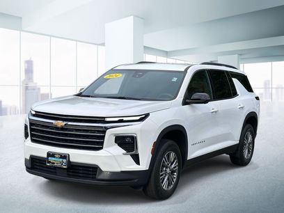 Used 2024 Chevrolet Traverse LT