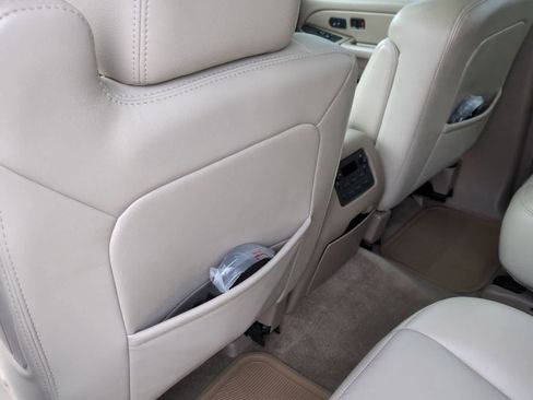 Used 2005 GMC Yukon XL SLT w/ SLT Preferred Equipment Group AWD/4WD image 18