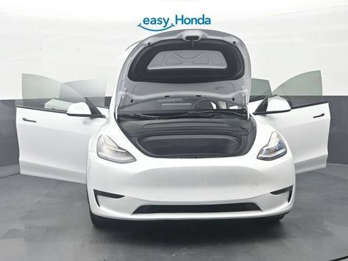 Used 2022 Tesla Model Y Long Range AWD/4WD image 34