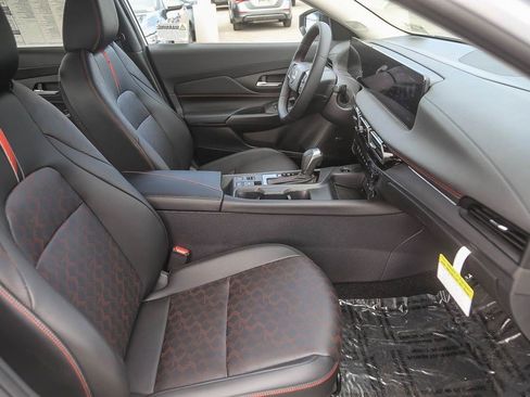 New 2026 Nissan Sentra SR w/ SR Premium Package FWD image 18