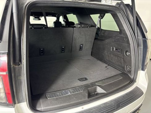 Used 2023 Chevrolet Suburban Premier image 40