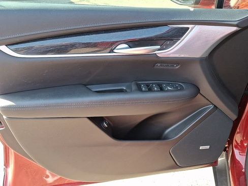 Certified 2023 Cadillac XT5 Premium Luxury FWD image 9
