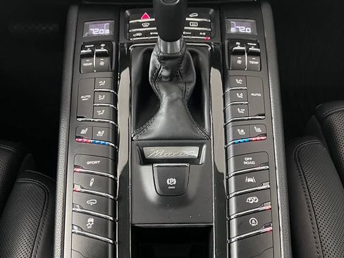 Certified 2018 Porsche Macan GTS AWD/4WD image 32
