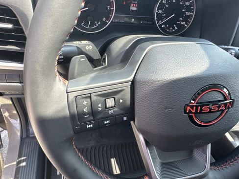 Used 2025 Nissan Rogue SV image 22