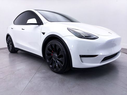 Used 2022 Tesla Model Y Performance AWD/4WD image 9