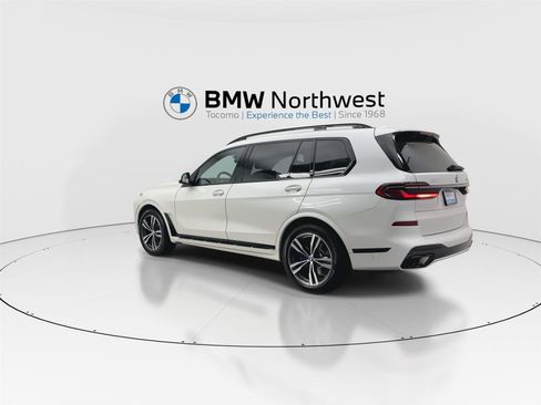Used 2025 BMW X7 xDrive40i AWD/4WD image 12