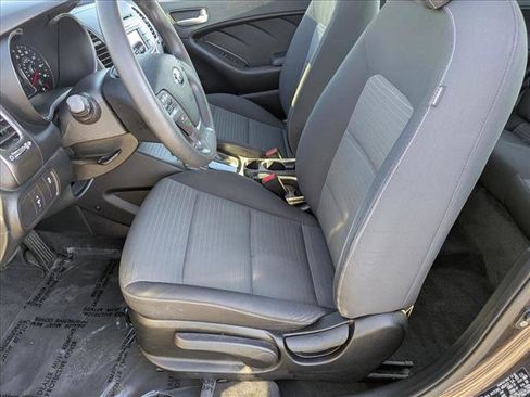 Used 2017 Kia Forte LX w/ LX Popular Package image 15