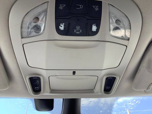 Used 2017 Chrysler Pacifica Limited FWD image 54