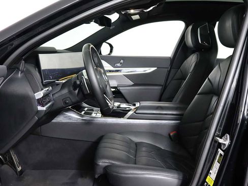 Used 2023 BMW 760i xDrive w/ Executive Package image 14