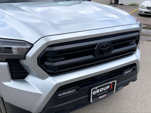 Used 2025 Toyota Tacoma SR5 image 29