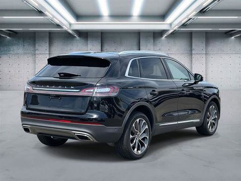 Certified 2022 Lincoln Nautilus Reserve image 5