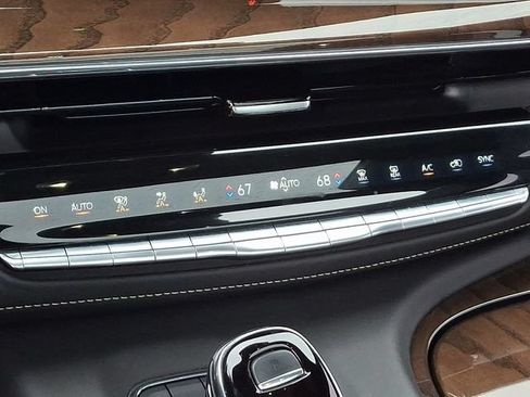 Used 2023 Cadillac Escalade Sport Platinum AWD/4WD image 16