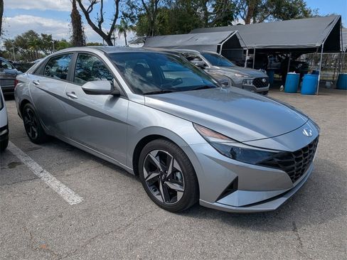 Certified 2023 Hyundai Elantra SEL w/ Convenience Package image 21