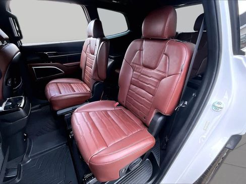 Used 2024 Kia Telluride SX Prestige w/ Towing Package AWD/4WD image 21