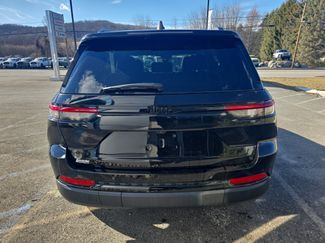 Used 2025 Jeep Grand Cherokee Altitude video 4