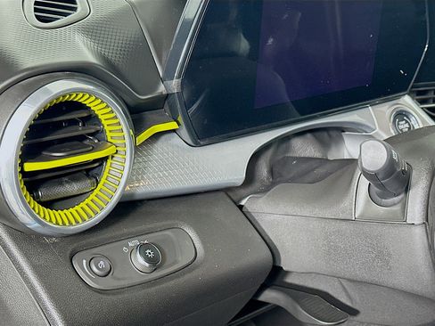 Used 2026 Chevrolet Trax LT w/ Driver Confidence Package image 17