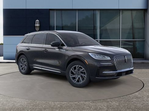 Used 2025 Lincoln Corsair FWD w/ Equipment Group 101A image 8