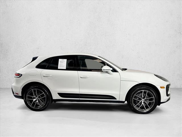 Certified 2026 Porsche Macan AWD/4WD image 8