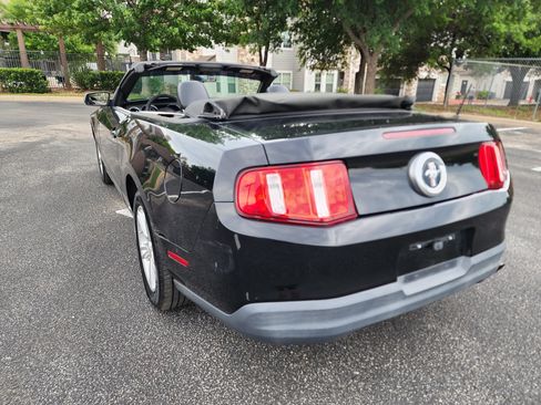 Used 2010 Ford Mustang Convertible RWD image 22