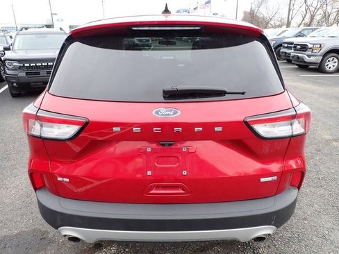 Used 2020 Ford Escape SE image 4