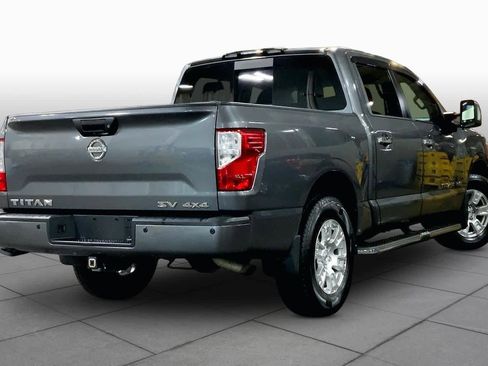 Used 2018 Nissan Titan SV w/ SV Convenience Package AWD/4WD image 13