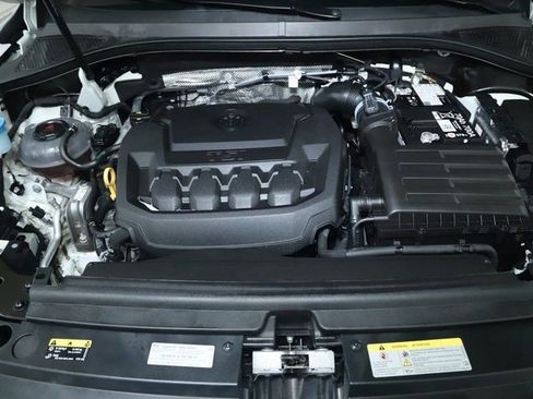 Used 2024 Volkswagen Tiguan SE FWD image 38