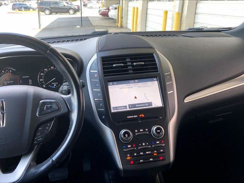 Used 2018 Lincoln MKC Select w/ Select Plus Package AWD/4WD image 7